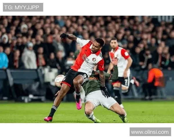 阿贾克斯与费耶诺德州激烈对决谁能在荷甲赛场笑到最后